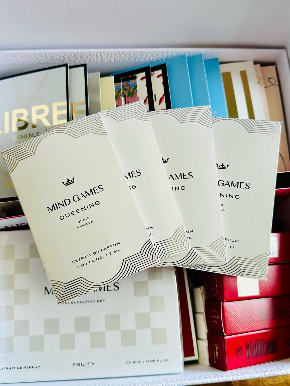 Mind Games Queening Extrait de Parfum Sample Set - Cream